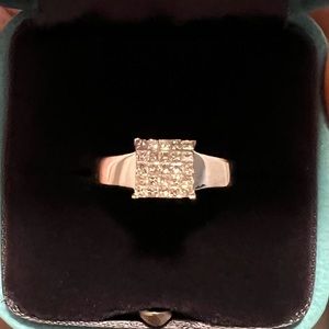 Princess Cut Setting Ring, Encompassing 25 Diamond With Hearts On Sides, Size 4